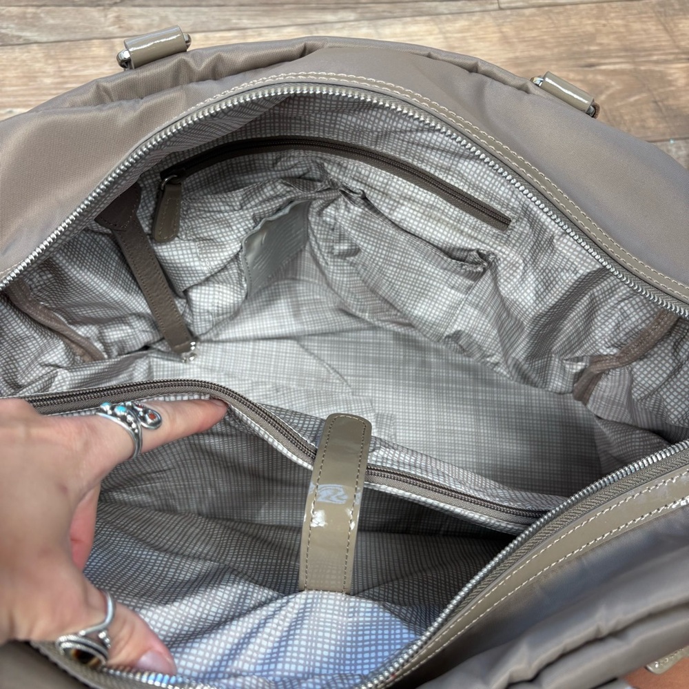Brighton Metro Carry On Bag Overnight Duffle Weekender - Picture 15 of 16